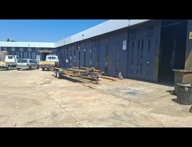22,000M² INDUSTRIAL YARD FOR SALE IN BARTLETT